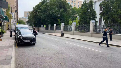 9Q4lS HycA6cjbaq.jpg