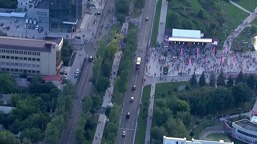 G7uy 3HPyqaHJg1M.jpg