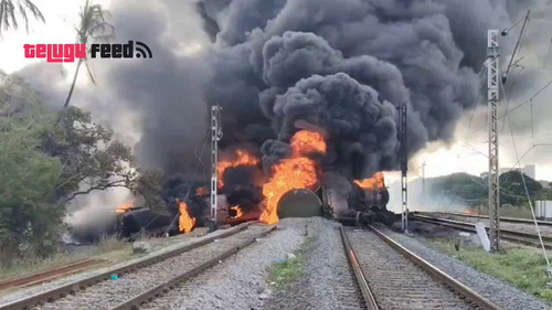 RVUiPJbwiMECFq L.jpg