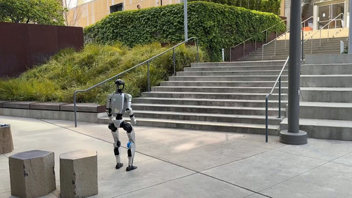 aAQAueQ gV7R CN .jpg