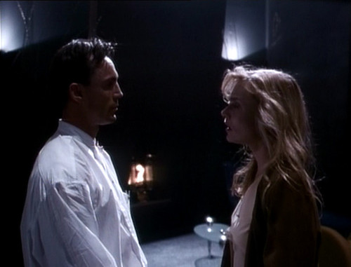cap Automatic.1995.DVDRip.x264 HANDJOB 00 17 55 04.jpg