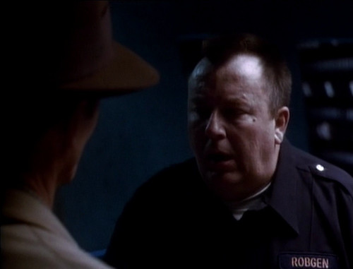 cap Automatic.1995.DVDRip.x264 HANDJOB 00 20 22 06.jpg