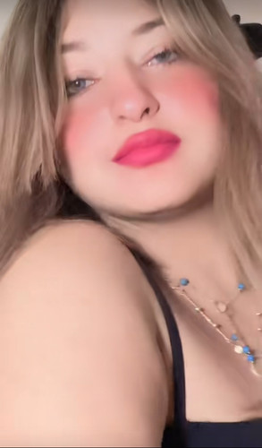 ذوذا التيكتوكر الجميلة FVe3HMl.md