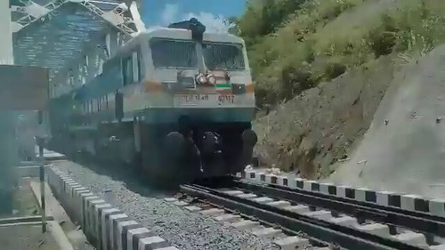 YLNUmL8f XLZrVH0.jpg