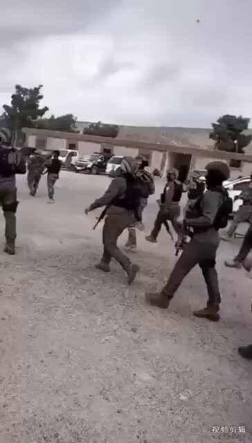 v71 jXMs7XKAFWB8.jpg