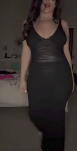 عملت العرض من غير كلوتها وطيزها بانت FWcl9Pn.md