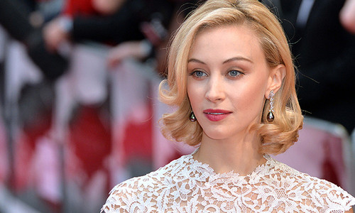 sarah gadon 2.jpg