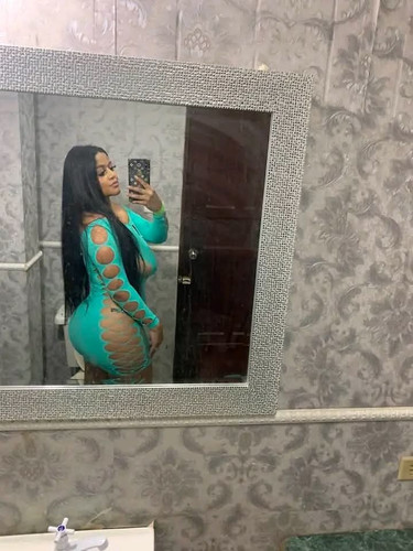 تشكيلة نار من صور مسربة من موبايلات أصحابها FWsxeiQ.md