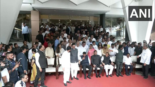 Cp ULar yIlBRTlL.jpg