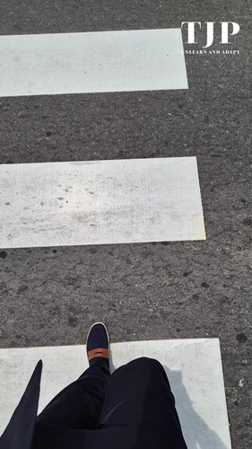 HLL I2utVmgScFap.jpg