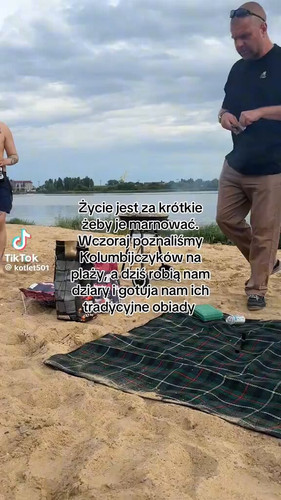 gbeCNY6Ythagi1W0.jpg
