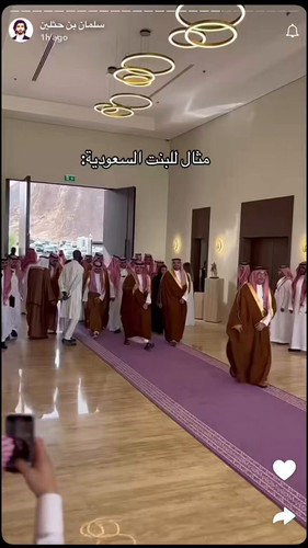 Qoq8wjHAjvZFofW9.jpg