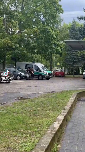 r kt51mR8c1slNyn.jpg