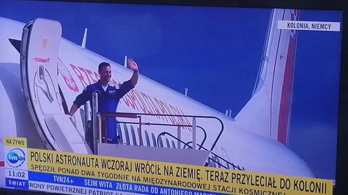 omzFMdq3ciNyriwq.jpg
