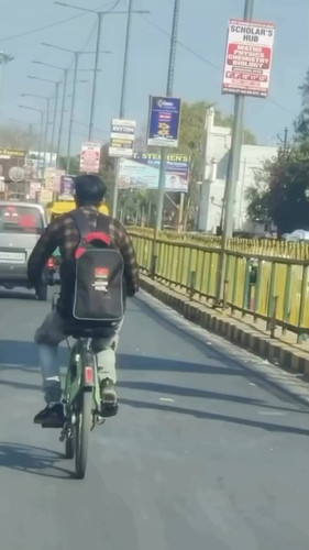 15ezaIFoA6a5nyHm.jpg
