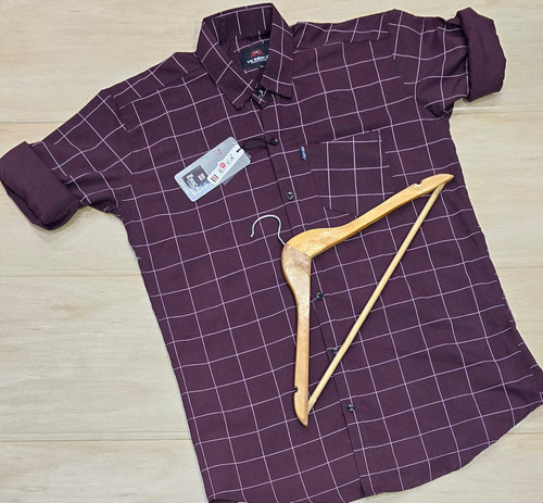 MAROON1.jpg