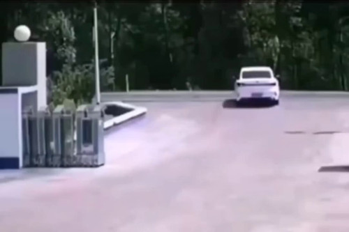 37CO6 HK YHiLPZj.jpg