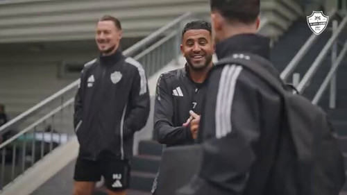 Lb0VzC6J1kW YdbD.jpg