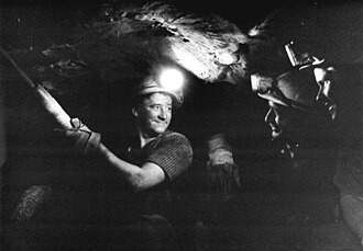 Bundesarchiv Bild 183 1982 0706 307, Sangerhausen, Thomas Müntzner Schacht , Bergarbeiter.jpg