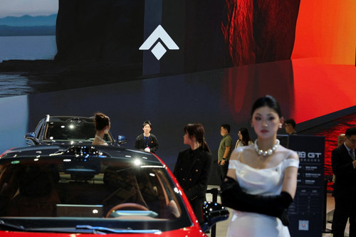 GwADtYrWUAAwH69.jpg