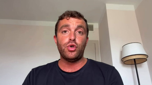 CV9k3MMmLLj9YhX .jpg