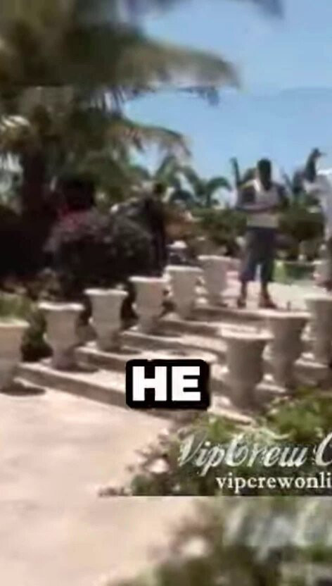 XR fUsWqDqg6S0OI.jpg