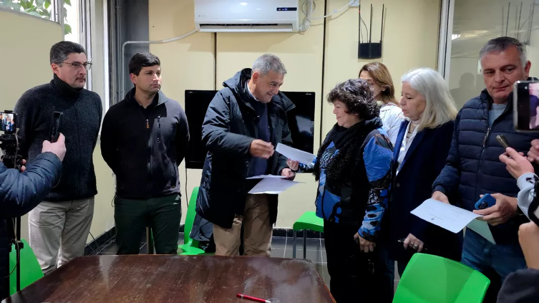 102474-asumio-una-nueva-conduccion-en-el-hospital-de-san-ramon-de-la-nueva-oran.webp