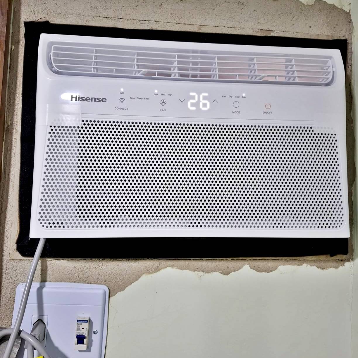 Ar Condicionado Janela Eletrônico Hisense com Wi-Fi 8.500 BTUs Frio R-32 AW08CWBRVGU01 – 127V