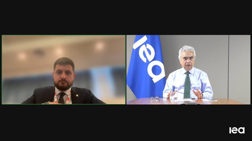 Gu3ZYUXWQAgwmeq.jpg