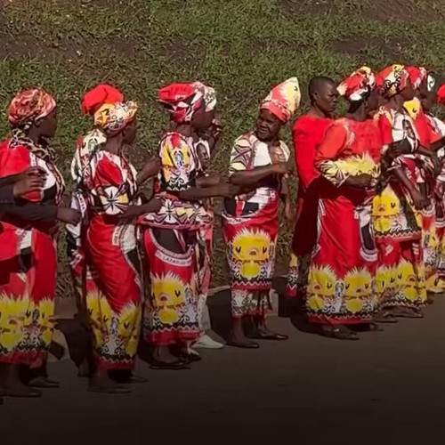 4UAKK2V2DQFJQzfU.jpg