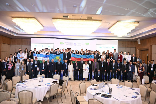 GuxbBhCW8AAb12a.jpg