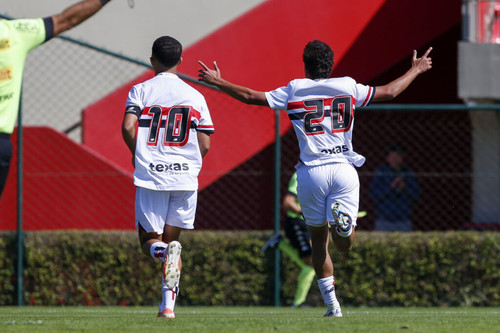 São Paulo vence Atlético Guaratinguetá e garante liderança no Paulista sub-20