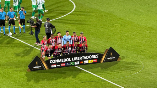 Rafael brilha ao salvar pênaltis de Ferraresi e garantir vitória do São Paulo