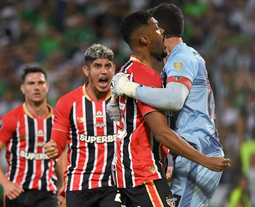 Rafael Decisivo: goleiro brilha em pênalti e garante empate do São Paulo