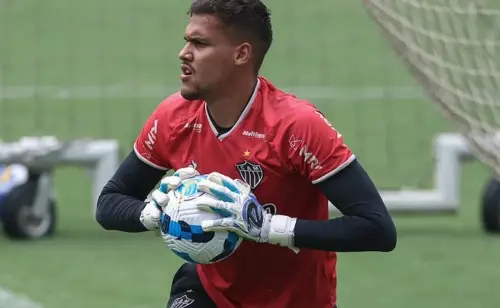 São Paulo descarta Matheus Mendes e aposta na base para vaga de goleiro