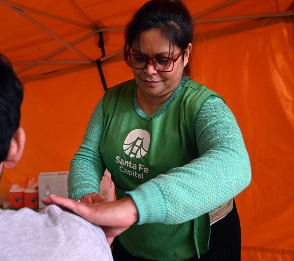 #ModoVacuna: la campaña de vacunación itinerante llega a las escuelas de la ciudad