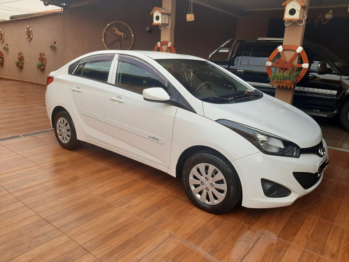 HB20 SEDAN LAT ESQ FRE II.jpg