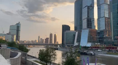 6EemJLVjLfZweQO .jpg