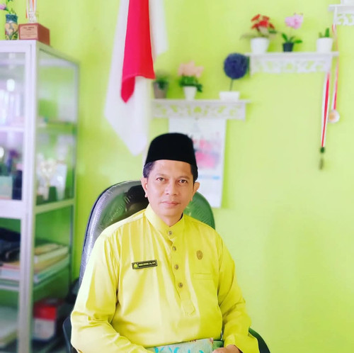 FOTO KEPALA SEKOLAH.jpg