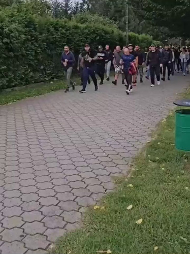TtLOvKbE8QL4ECtu.jpg