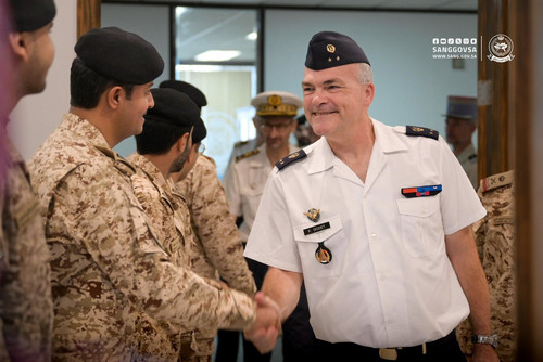 Gu32StWWwAAXpj9.jpg