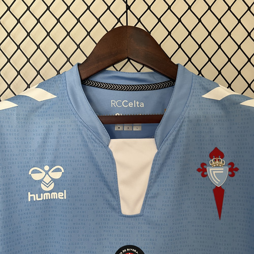 Celta de Vigo 24 25 2.jpg
