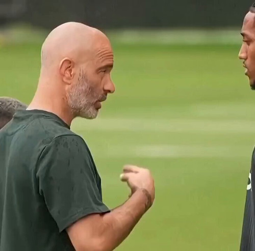 2Yy37C43 eURSgtQ.jpg