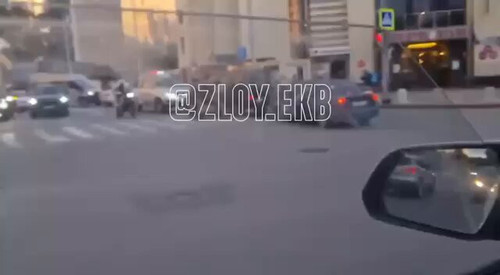 8Zl8T1ivJdLnqVSo.jpg