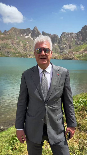 q a5xOmEZJGWhc2M.jpg