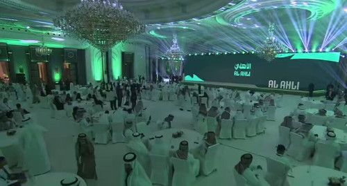 D6ha okf66Iv9UR4.jpg