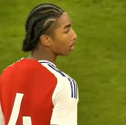 0Pu4 dLMDqyKAPvj.jpg