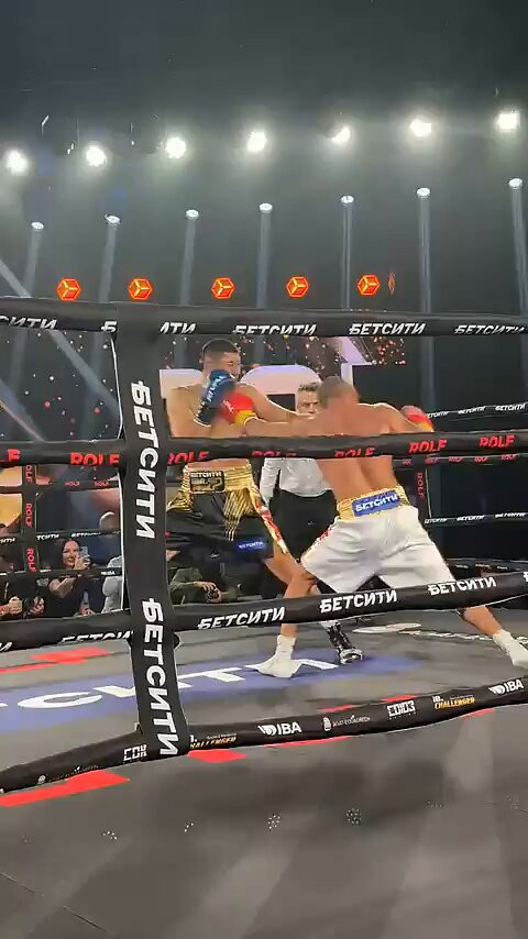 v7XeuH1gUV4 8MhR.jpg