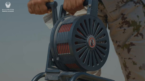 uxGsmrGEgKPf7 eq.jpg