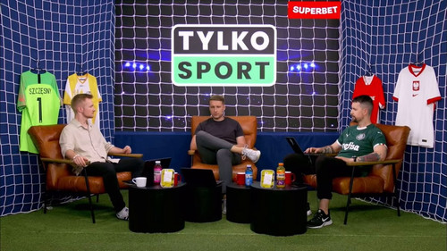 RtYsIAacAupYeRDk.jpg